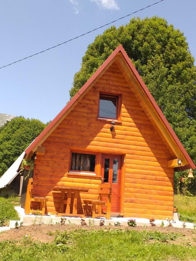 Nikitovic House Ferienhaus *