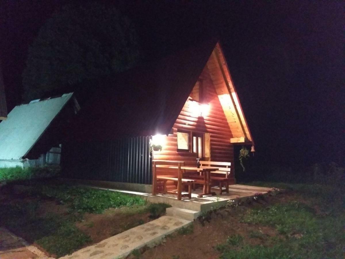 Nikitovic House Ferienhaus *